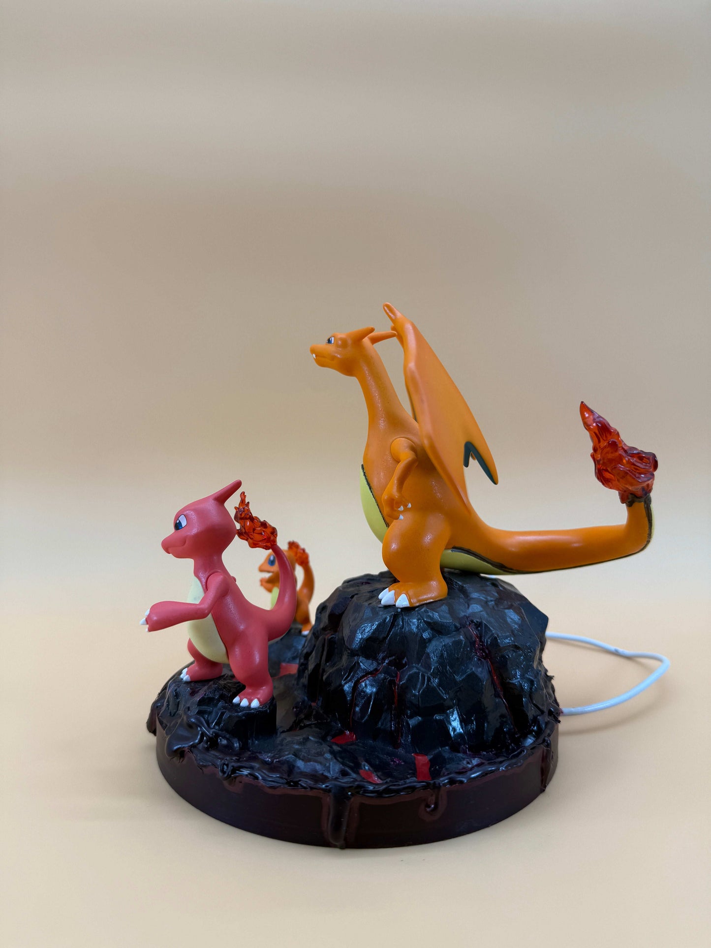 6" Charizard Charmeleon Charmander round statue desk lamp with USB cord.