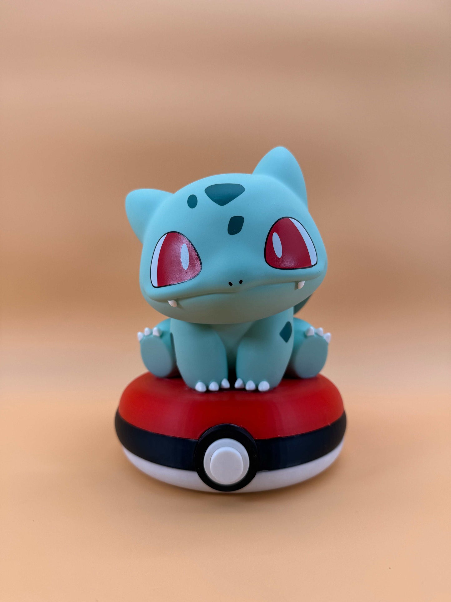Bulbasaur Pokeball Desk Lamp with USB, 7-inch collectible statue.