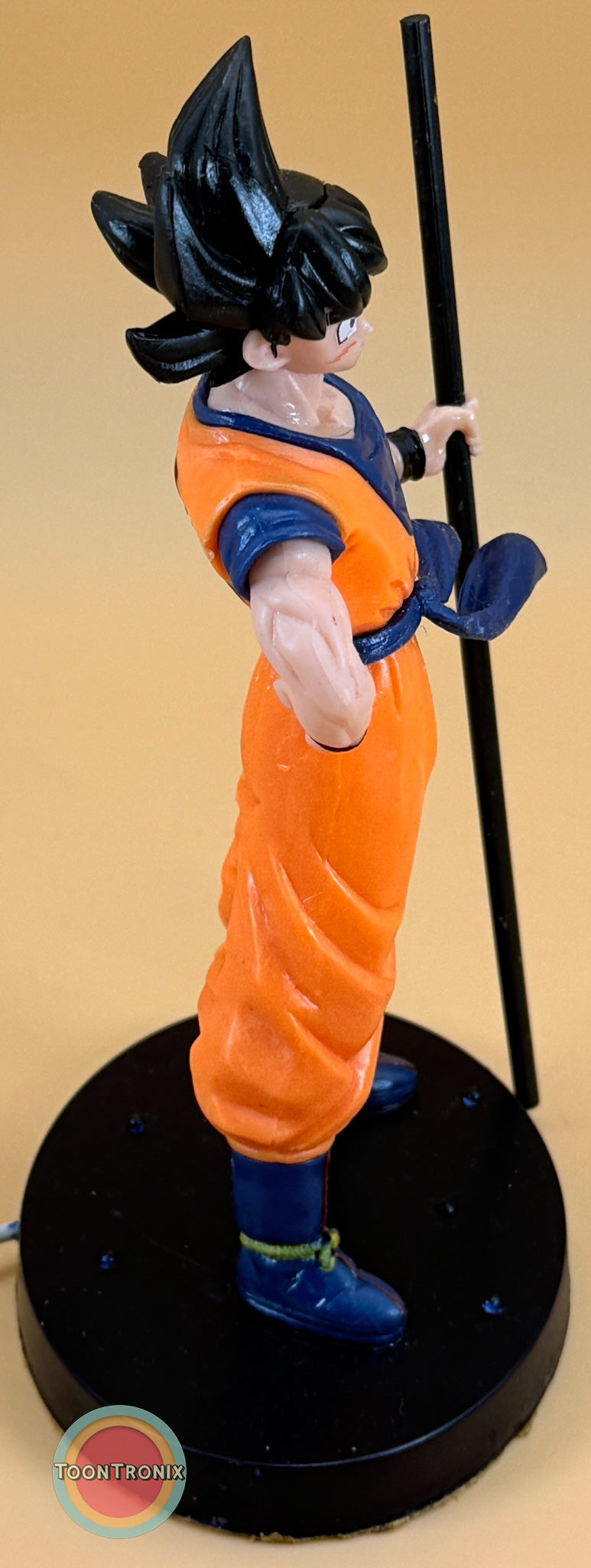 8" Dragonball Z Goku statue USB desk lamp with orange outfit and black hair on round black base