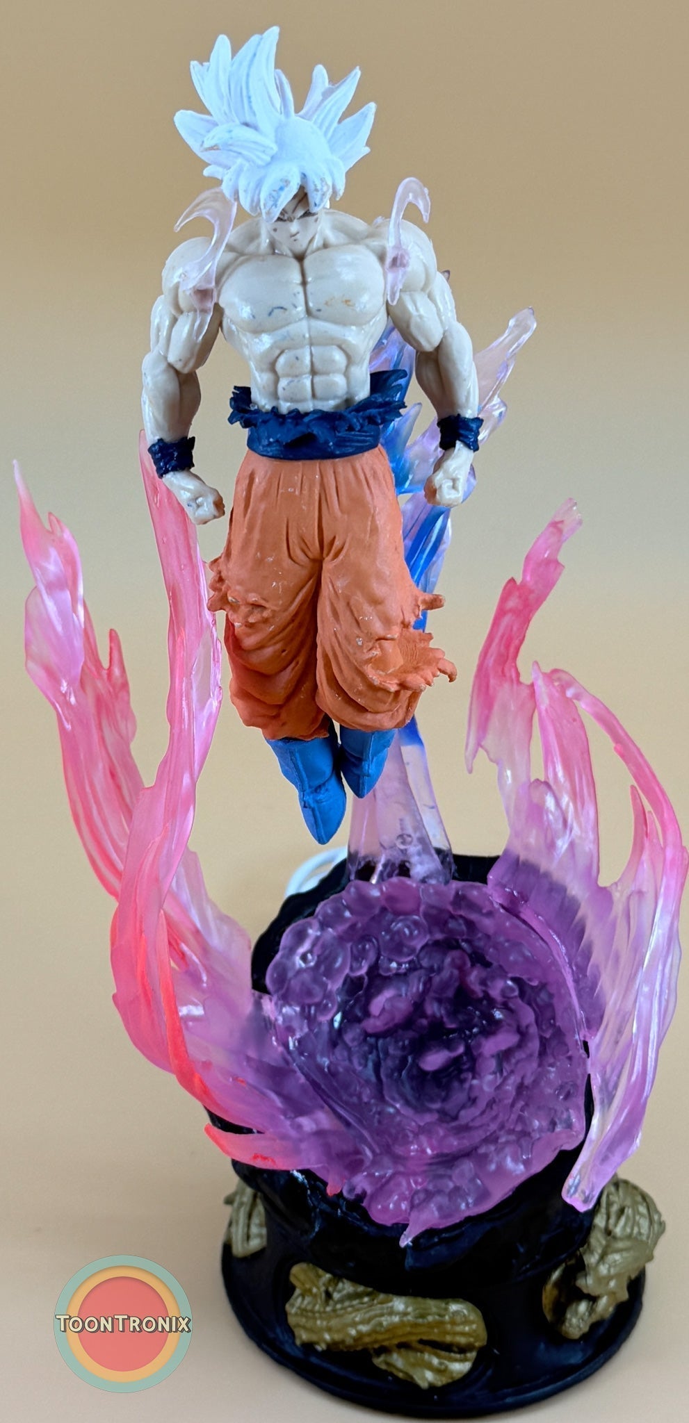 9" Dragonball Z Goku statue USB desk lamp with glowing energy effects and detailed figure design