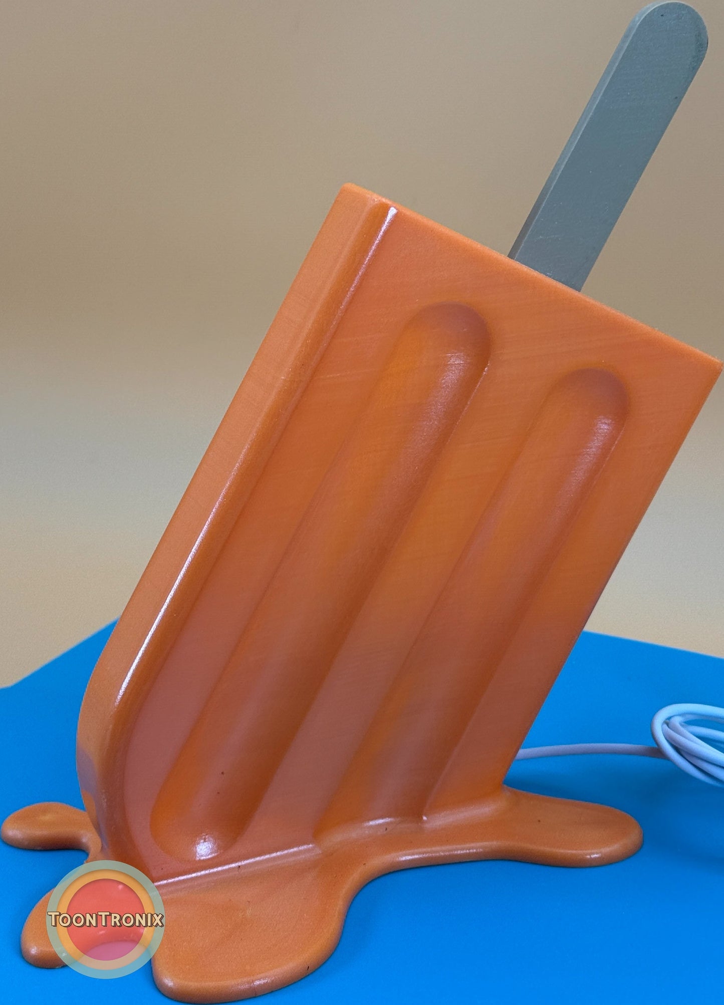 6" or 9" Popsicle desk lamp with vibrant retro design and built-in USB cord