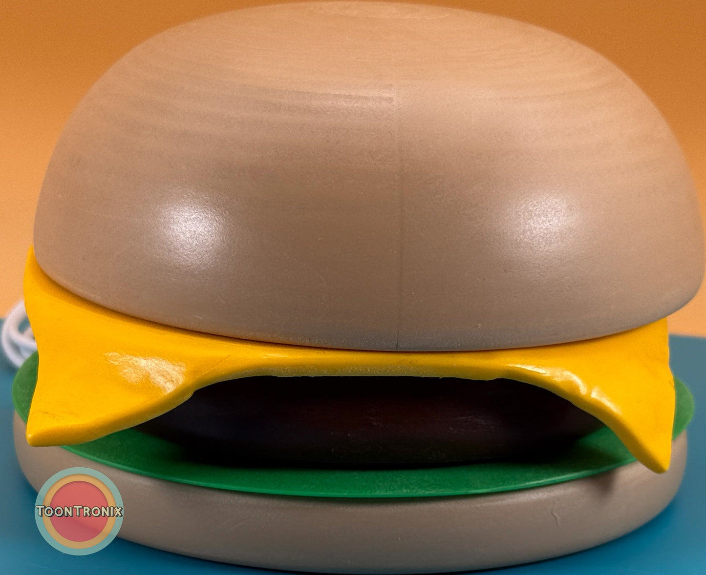 6 or 9 inch burger shaped desk lamp with wood-like finish and built-in USB cord