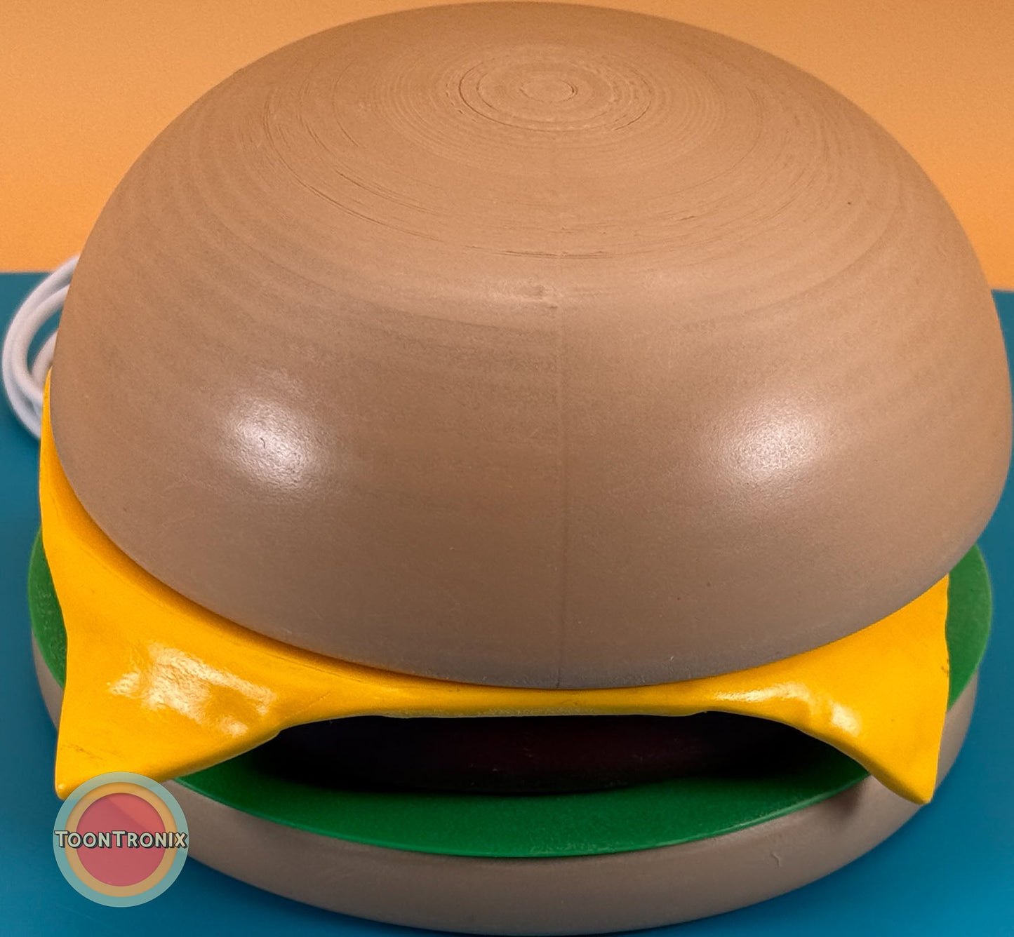 6 or 9 inch burger shaped desk lamp with wood finish and built-in USB cord