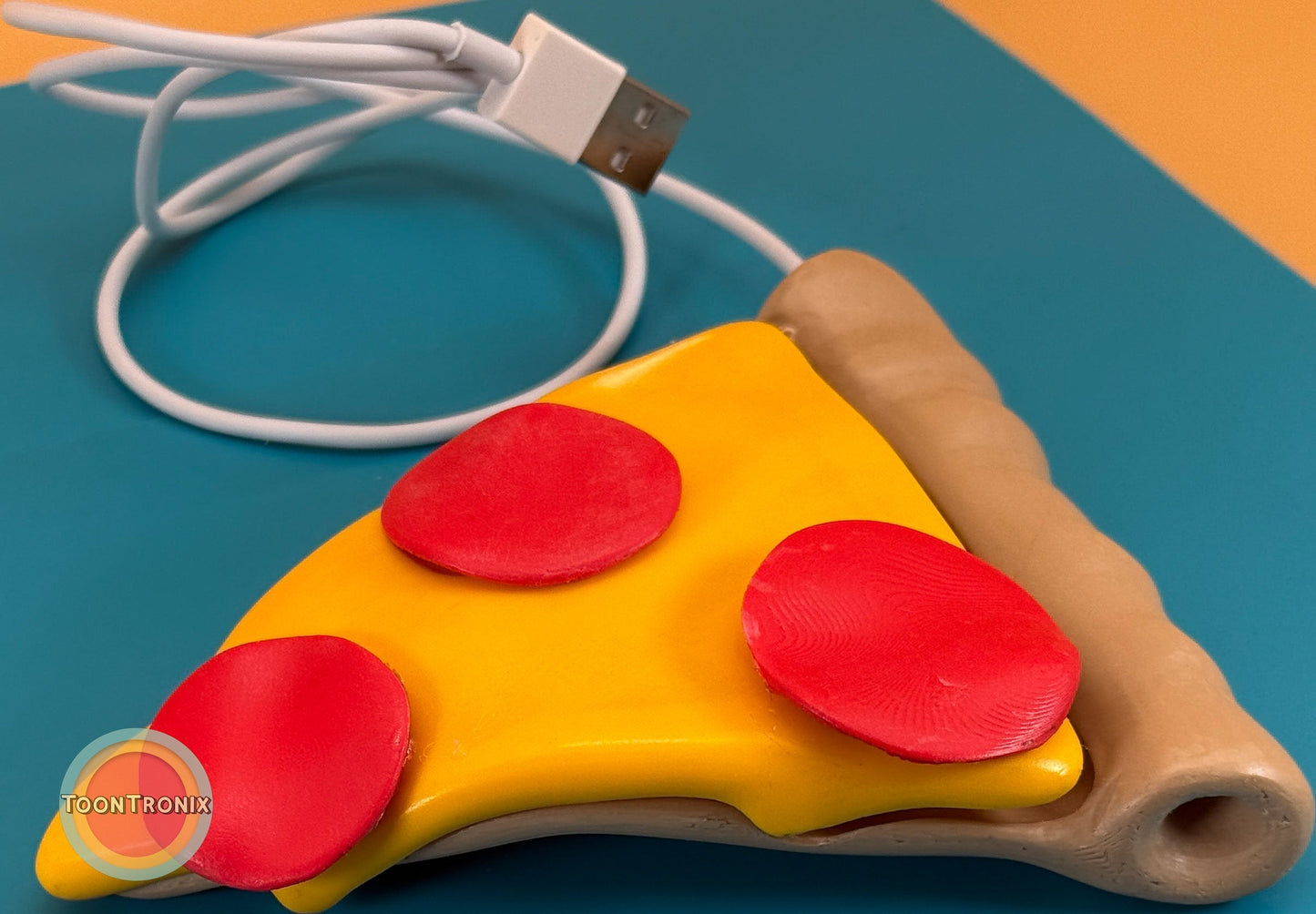 6" or 9" Pizza Desk Lamp with bright yellow cheese and red pepperoni design, USB powered retro cartoon style desk light