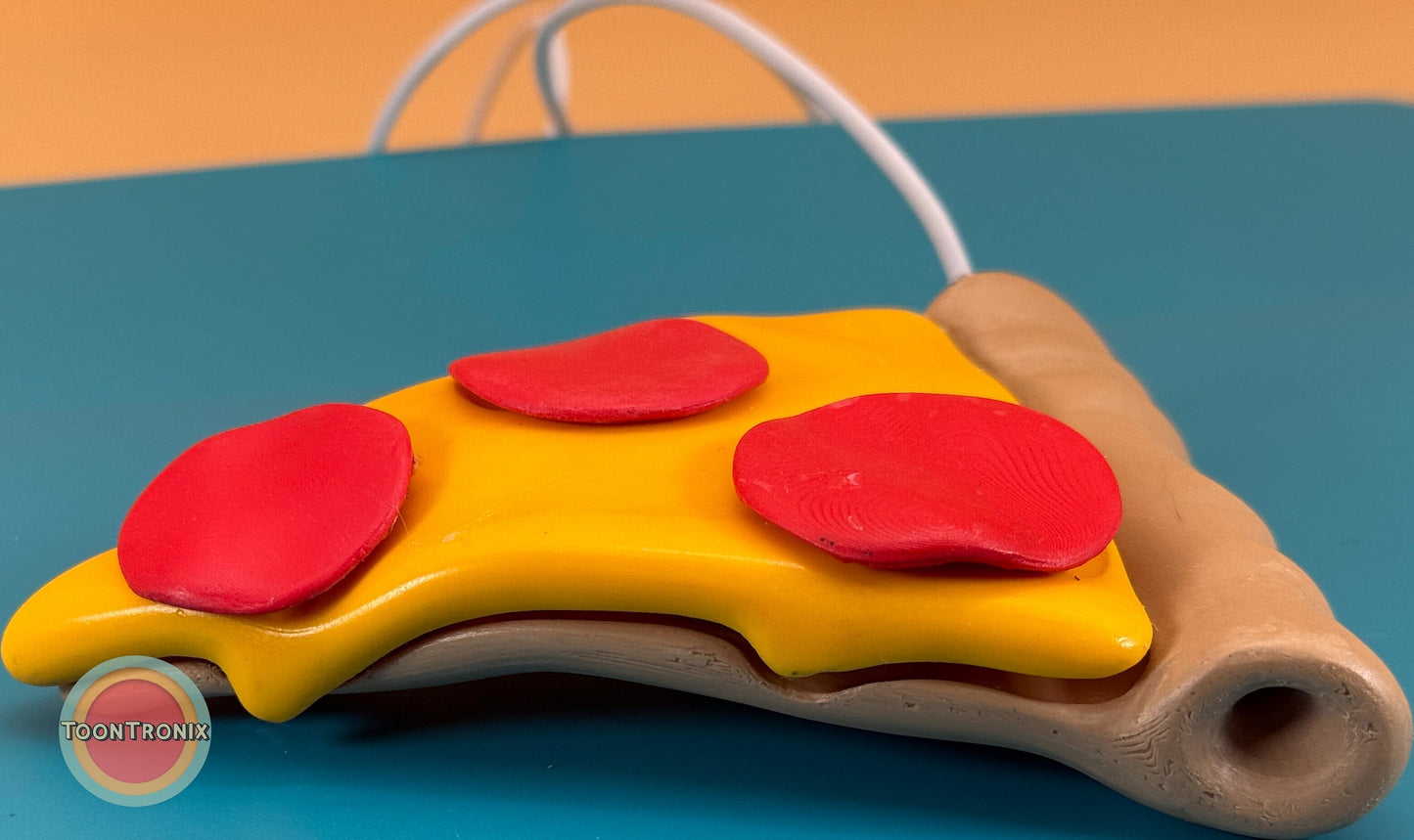 6" or 9" pizza-shaped desk lamp with vibrant retro cartoon design and built-in USB cord