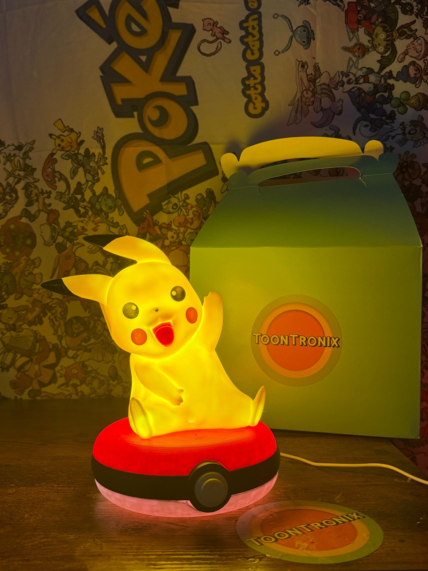 8" Pikachu Pokeball Pokemon toy figure statue USB LED desk lamp light glowing yellow on red and black base