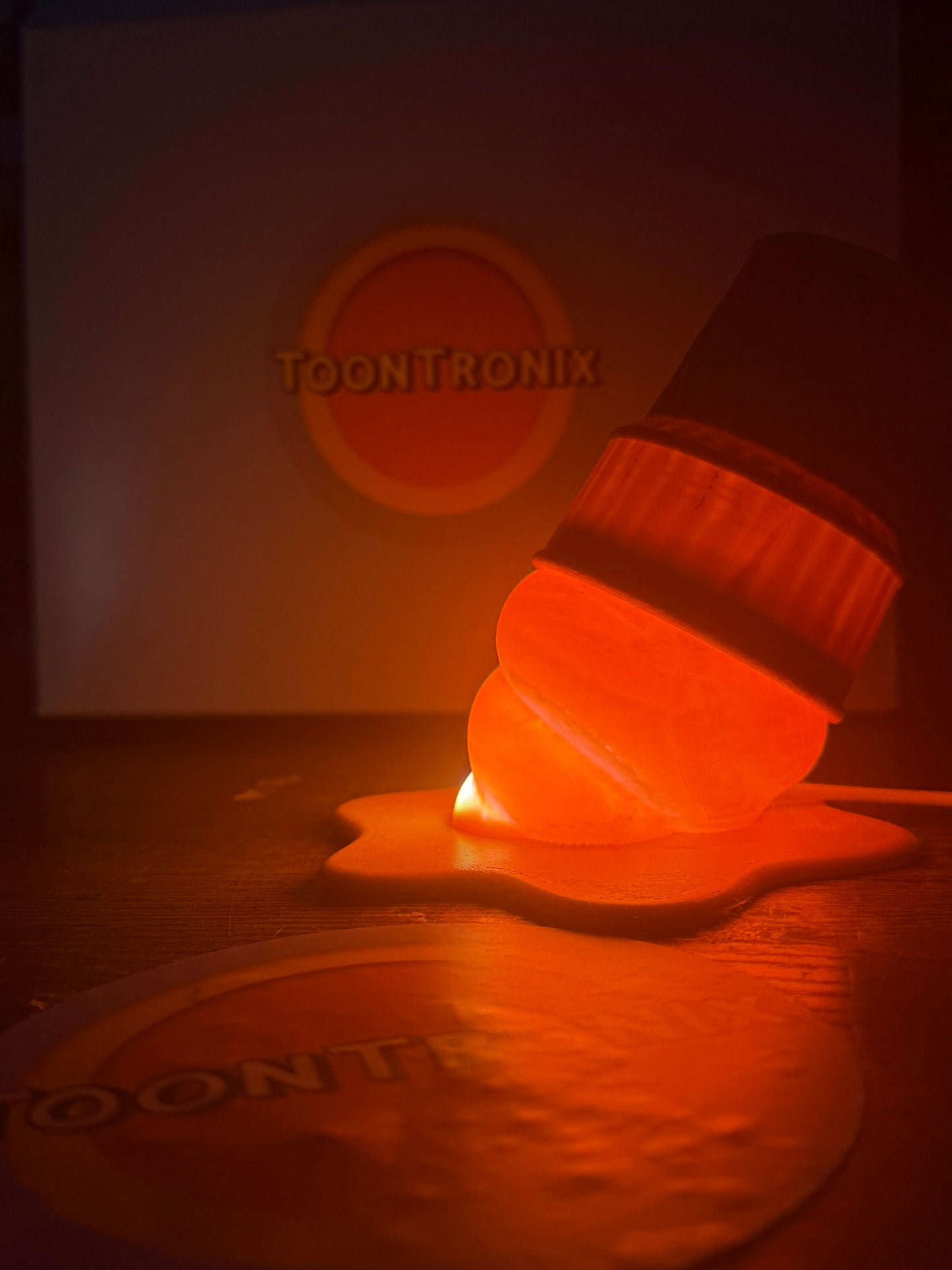 Glowing orange ice cream desk lamp with USB, cartoon-themed LED light decor