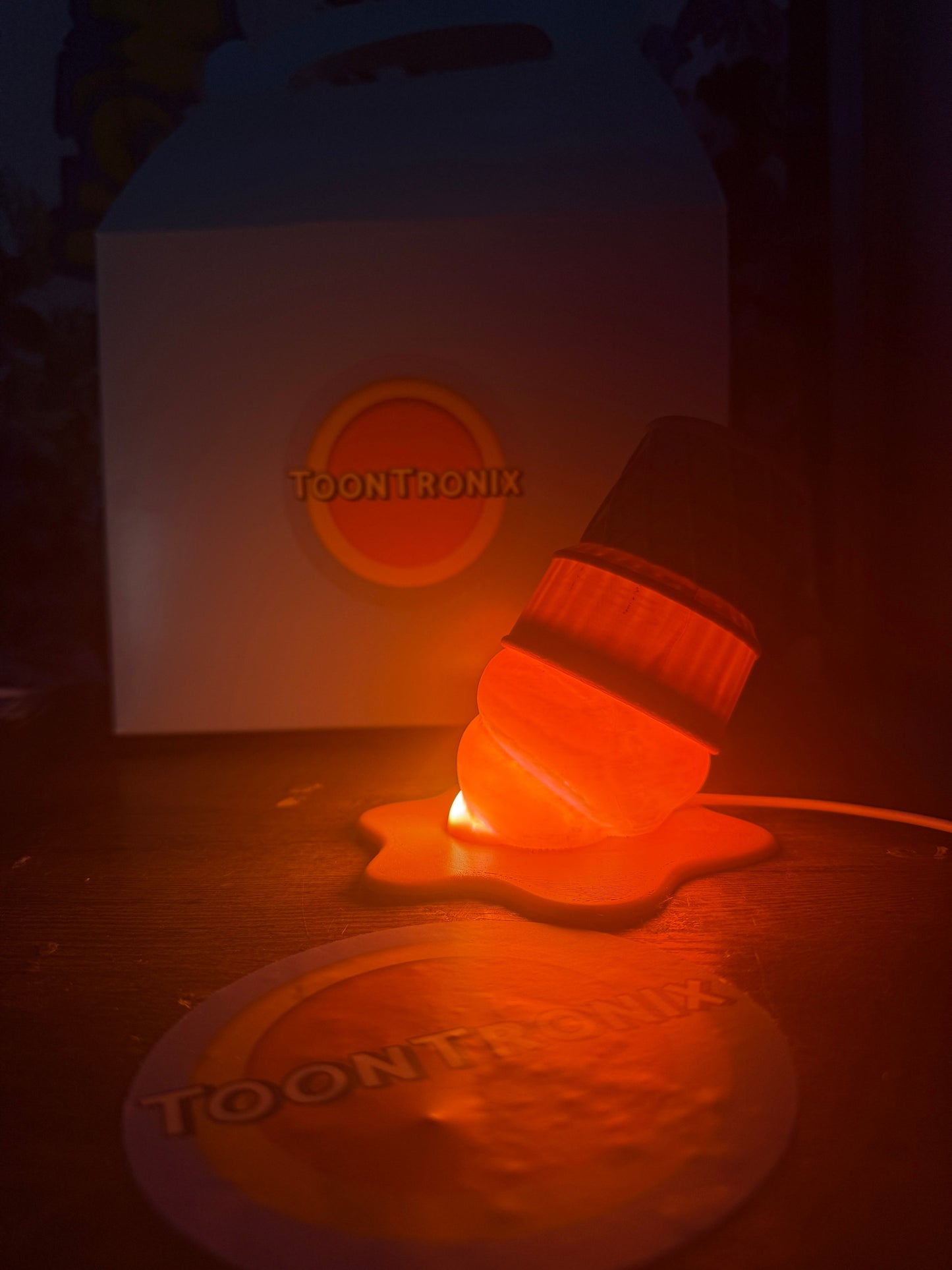 6" or 9" ice cream desk lamp with USB-powered LED light in retro cartoon style