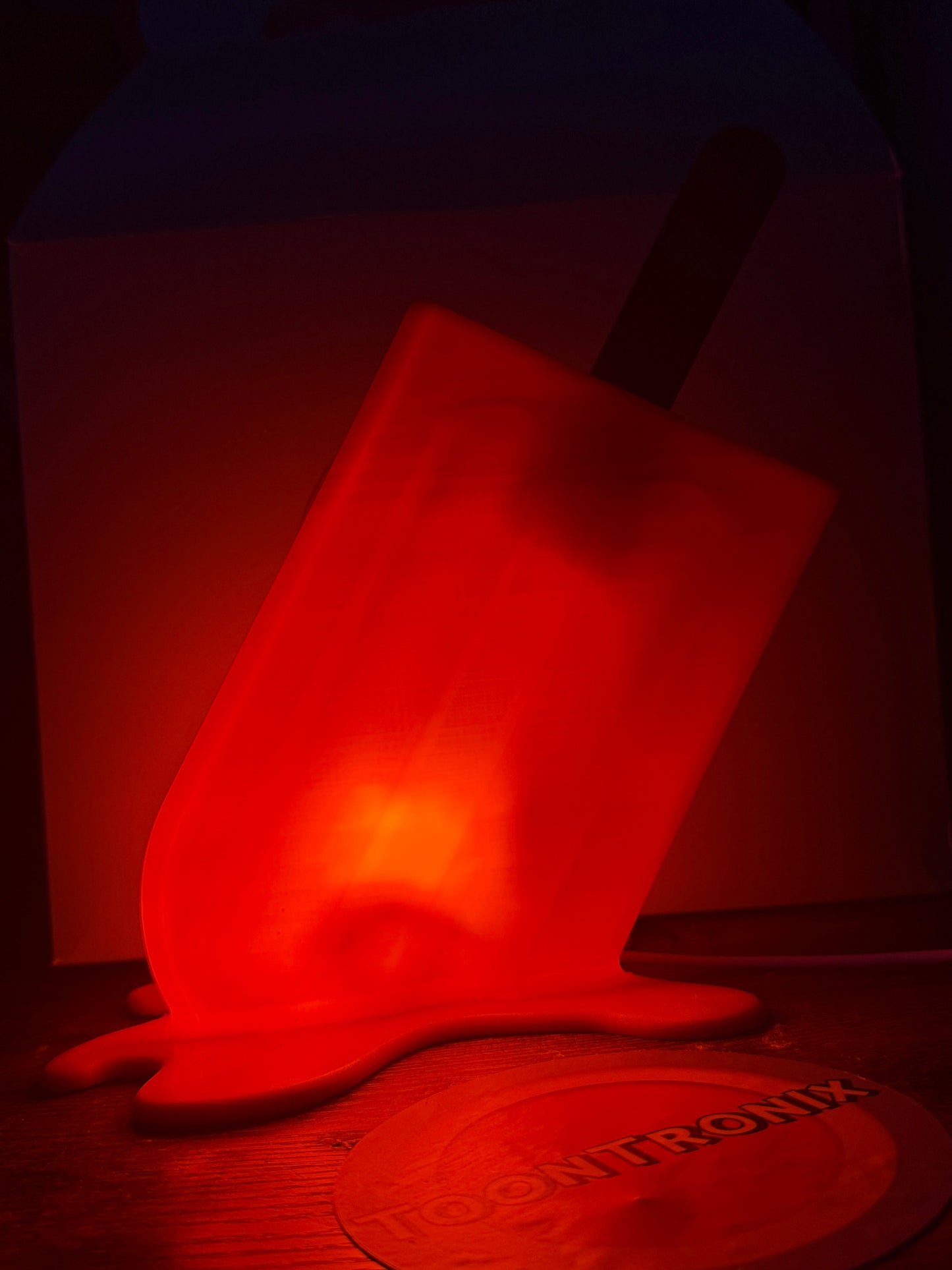 6-inch or 9-inch popsicle shaped LED desk lamp with USB power and retro cartoon design