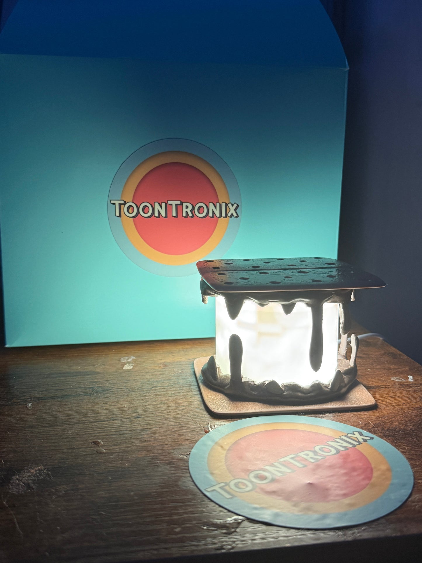 6-inch Smores Desk Lamp USB powered LED cartoon-style decorative light with wood finish