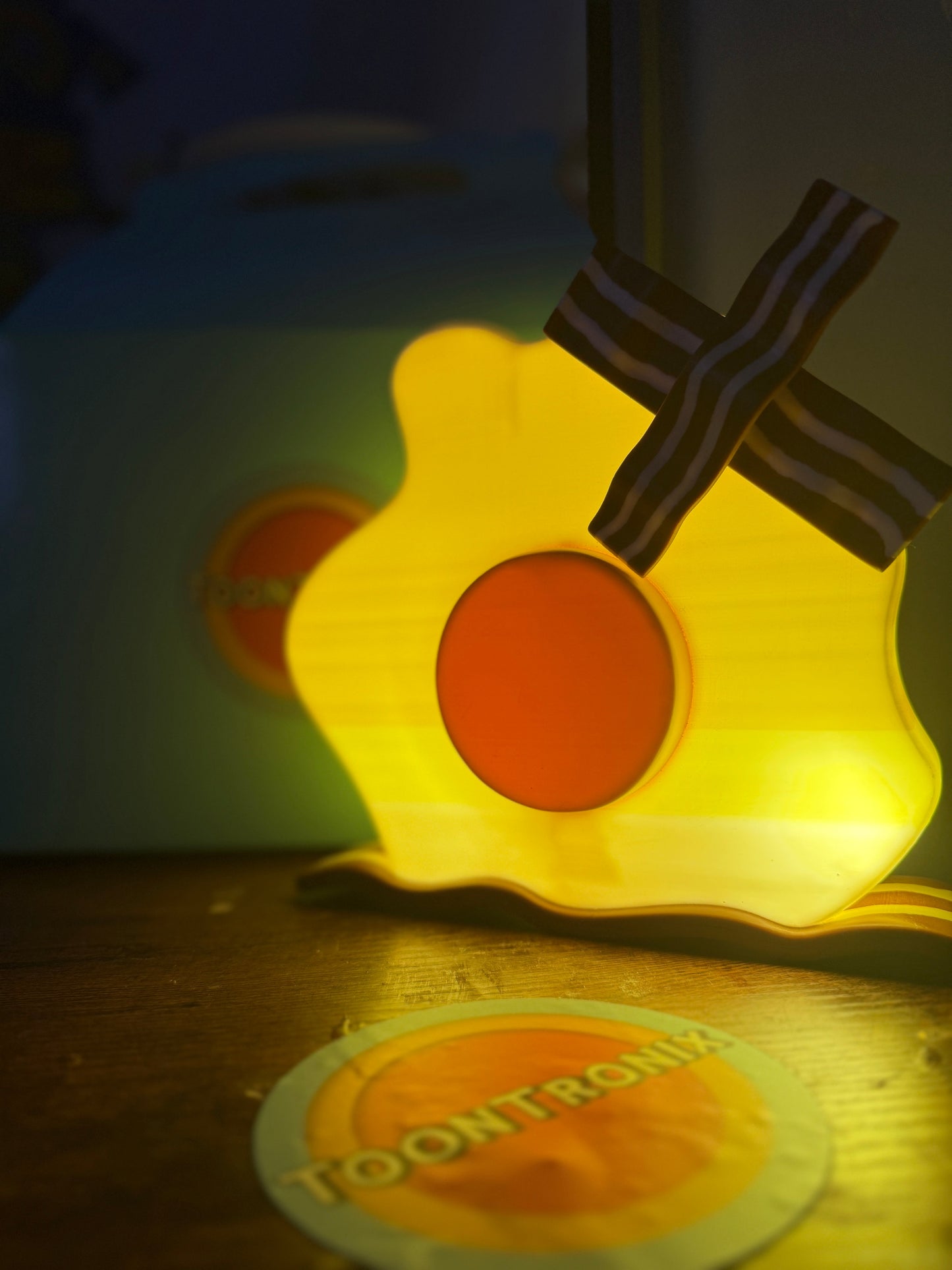 Eggs & bacon desk lamp with LED light and USB power, cartoon-style night light decor