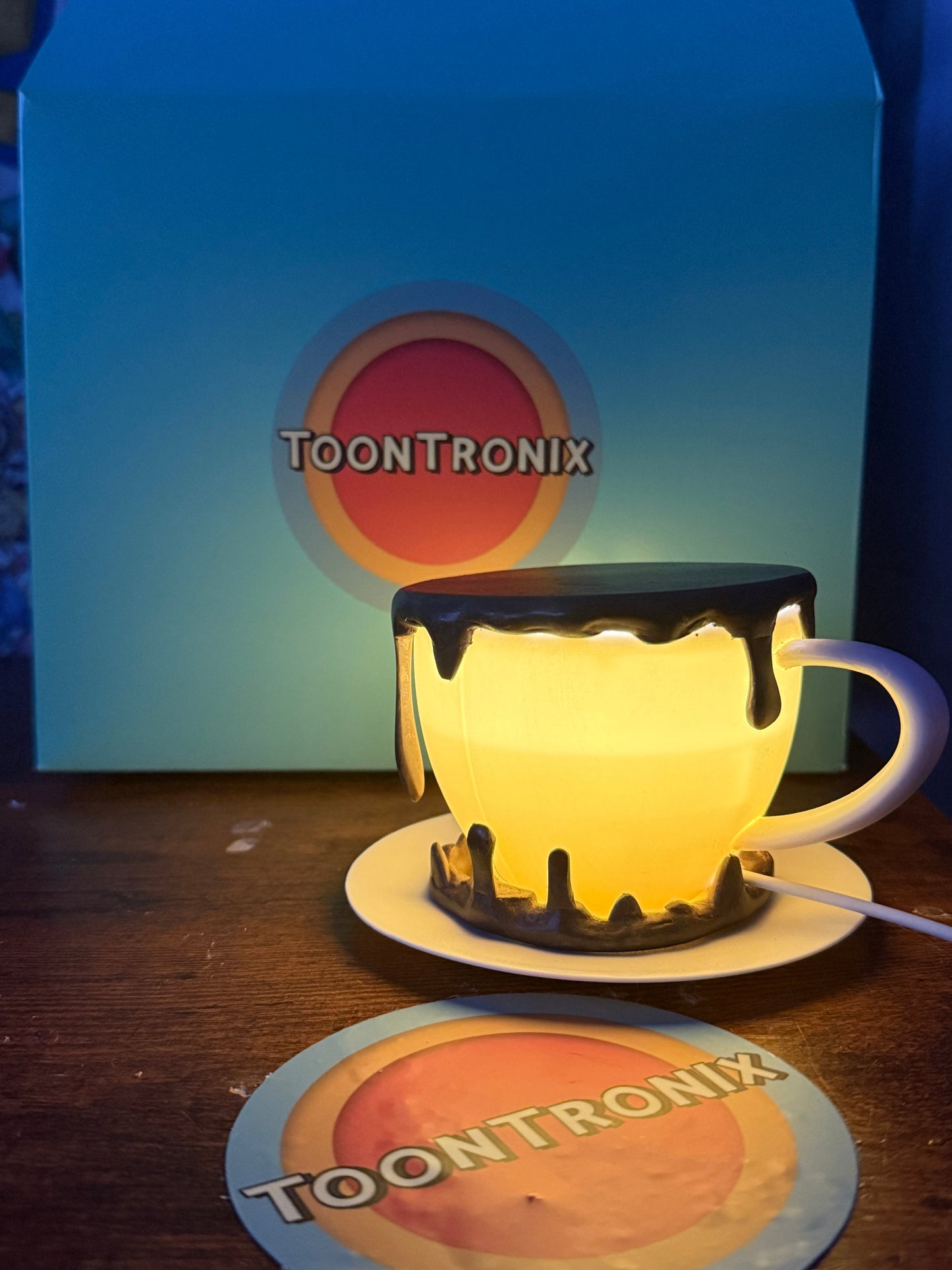 6" or 9" coffee desk lamp shaped like a glowing coffee cup with drip design, USB powered cartoon-style LED desk decor