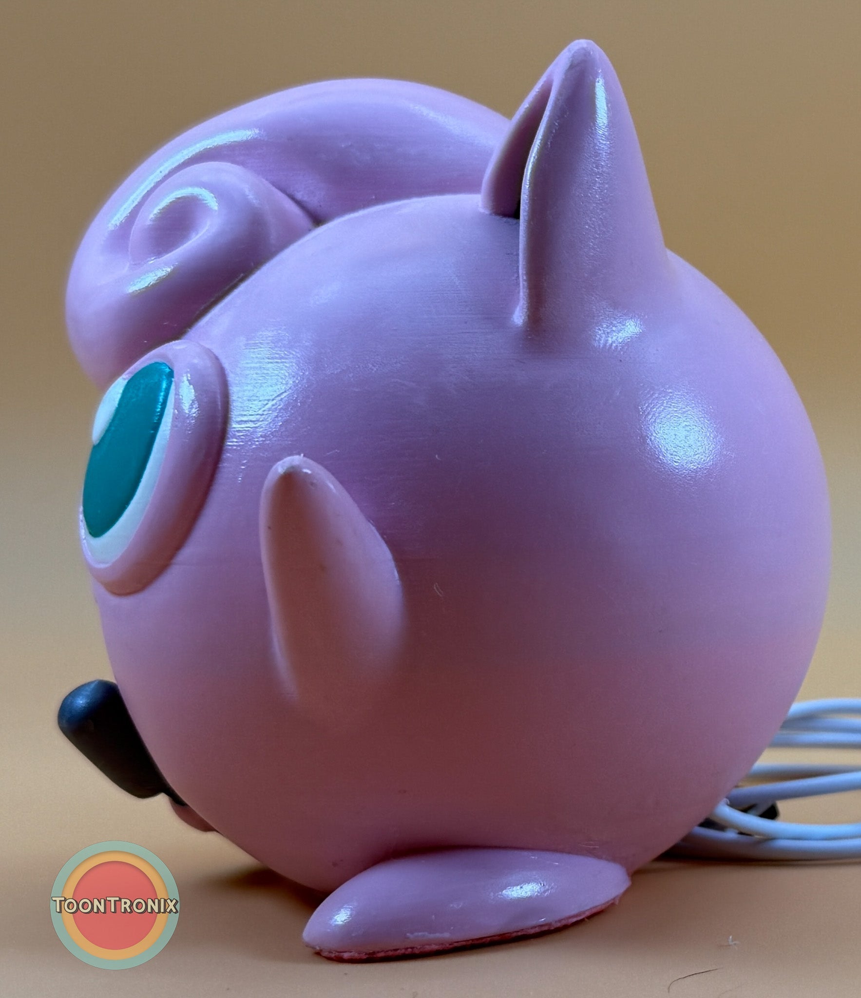 4.6" Jigglypuff desk lamp with wood-like finish and built-in USB cord