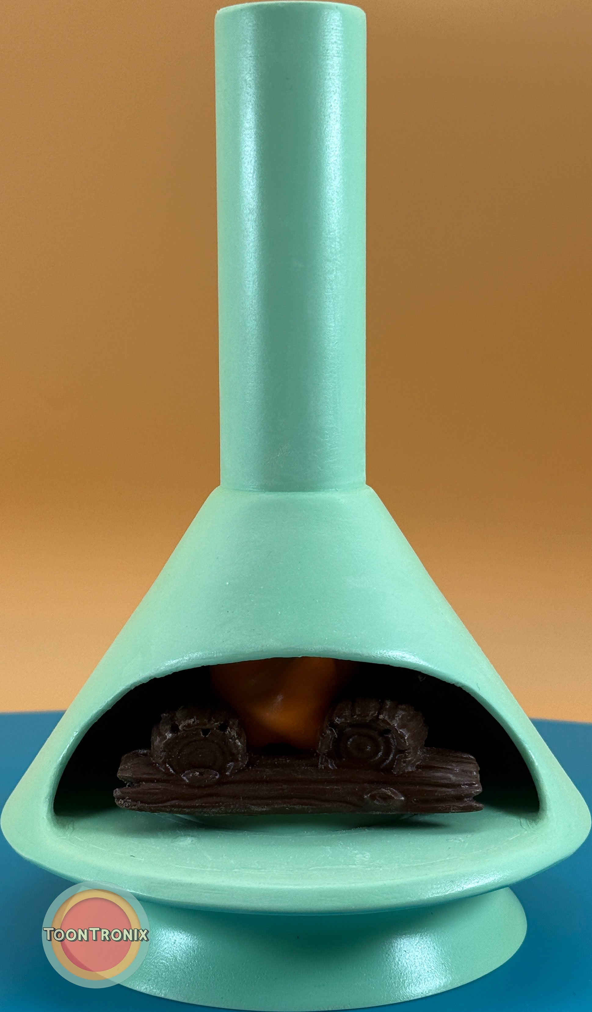 Retro fireplace desk lamp in turquoise with built-in USB, cartoon-inspired design