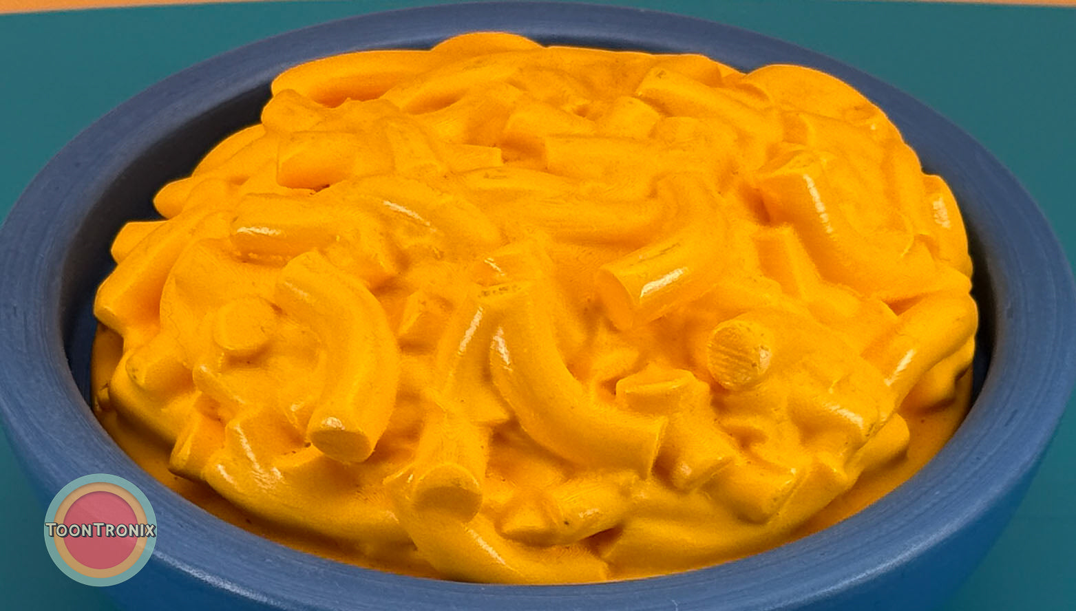 6 or 9 inch vibrant Mac & Cheese Desk Lamp with retro design and built-in USB power cord