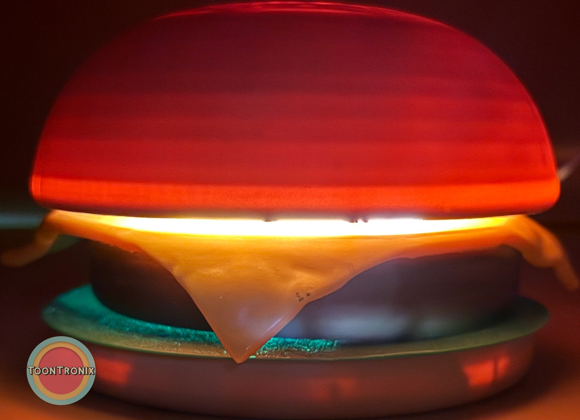 6 or 9 inch burger-shaped desk lamp with warm glowing light and retro cartoon style