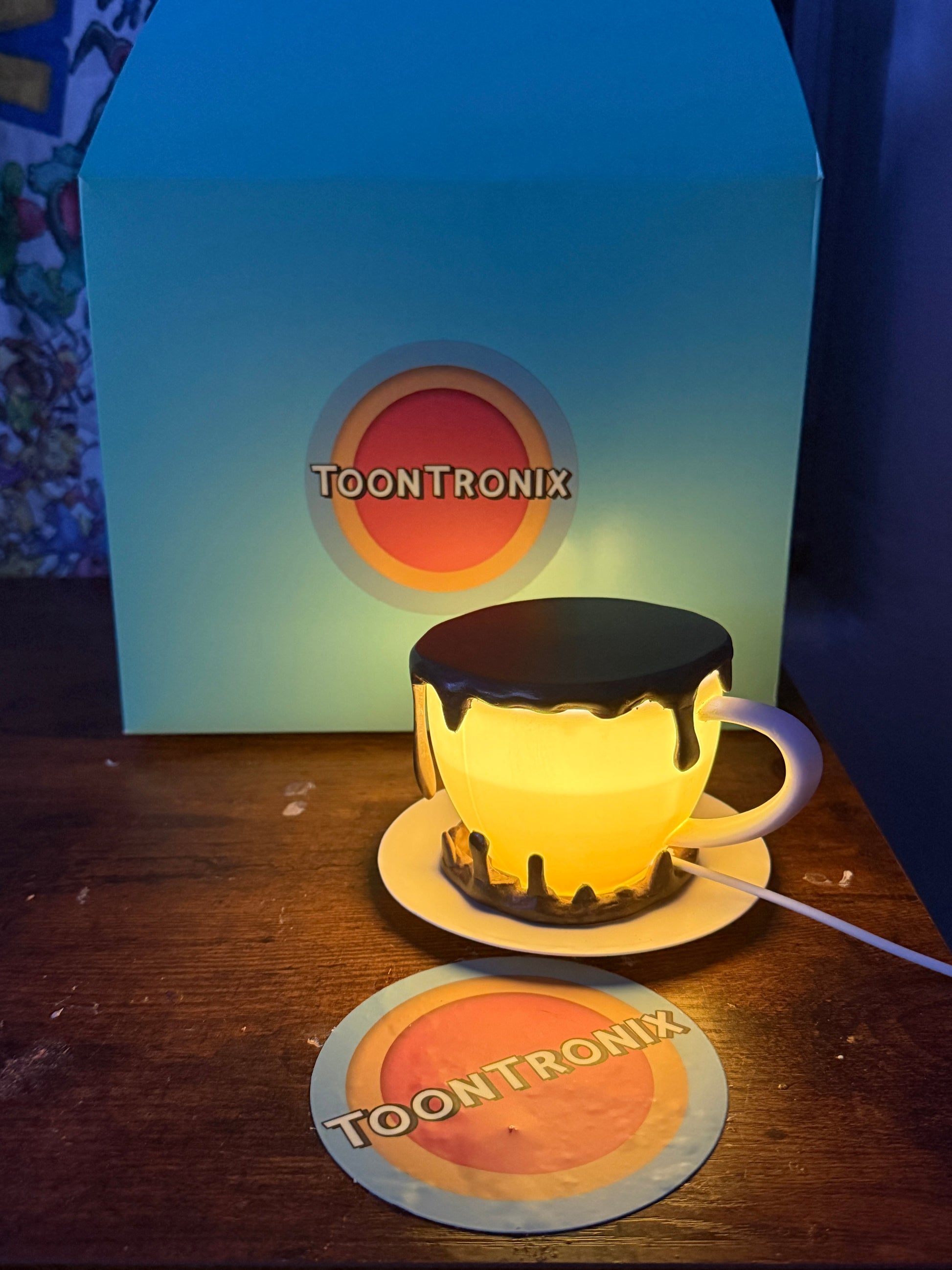 6 or 9 inch coffee cup shaped LED desk lamp with USB power and retro cartoon design
